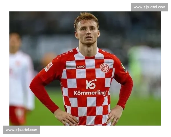 替补邀约与离别抉择:范登贝尔赫的利物浦往事